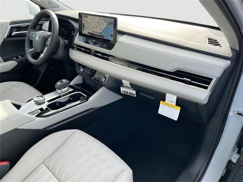 New 2026 Mitsubishi Outlander SEL image 33