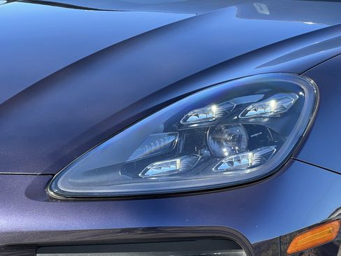 Used 2019 Porsche Cayenne image 7