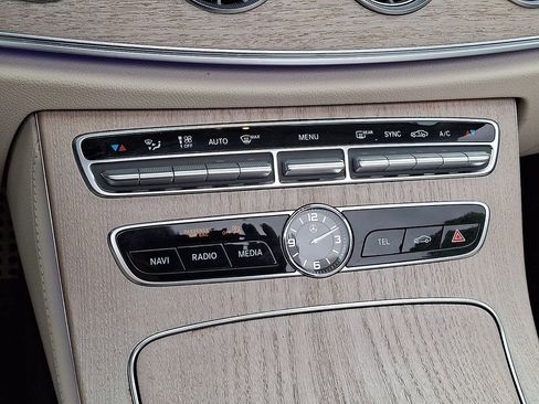 Used 2019 Mercedes-Benz E 450 4MATIC Cabriolet image 17