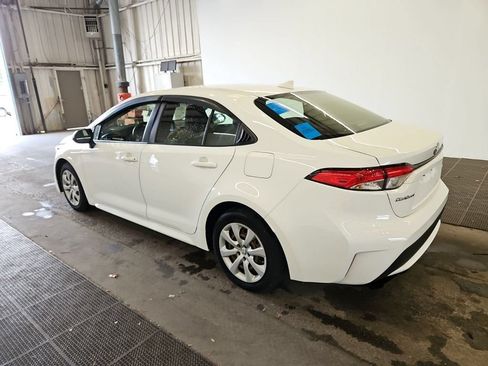 Used 2021 Toyota Corolla LE FWD image 4