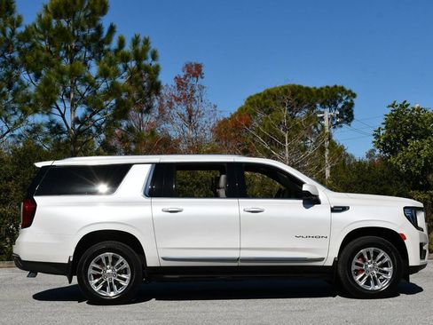 Used 2024 GMC Yukon XL SLT w/ SLT Luxury Package image 35
