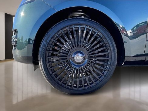 New 2025 Land Rover Range Rover SE image 13