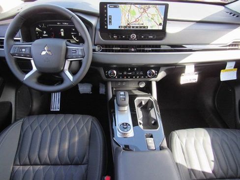 New 2025 Mitsubishi Outlander SEL AWD/4WD image 10