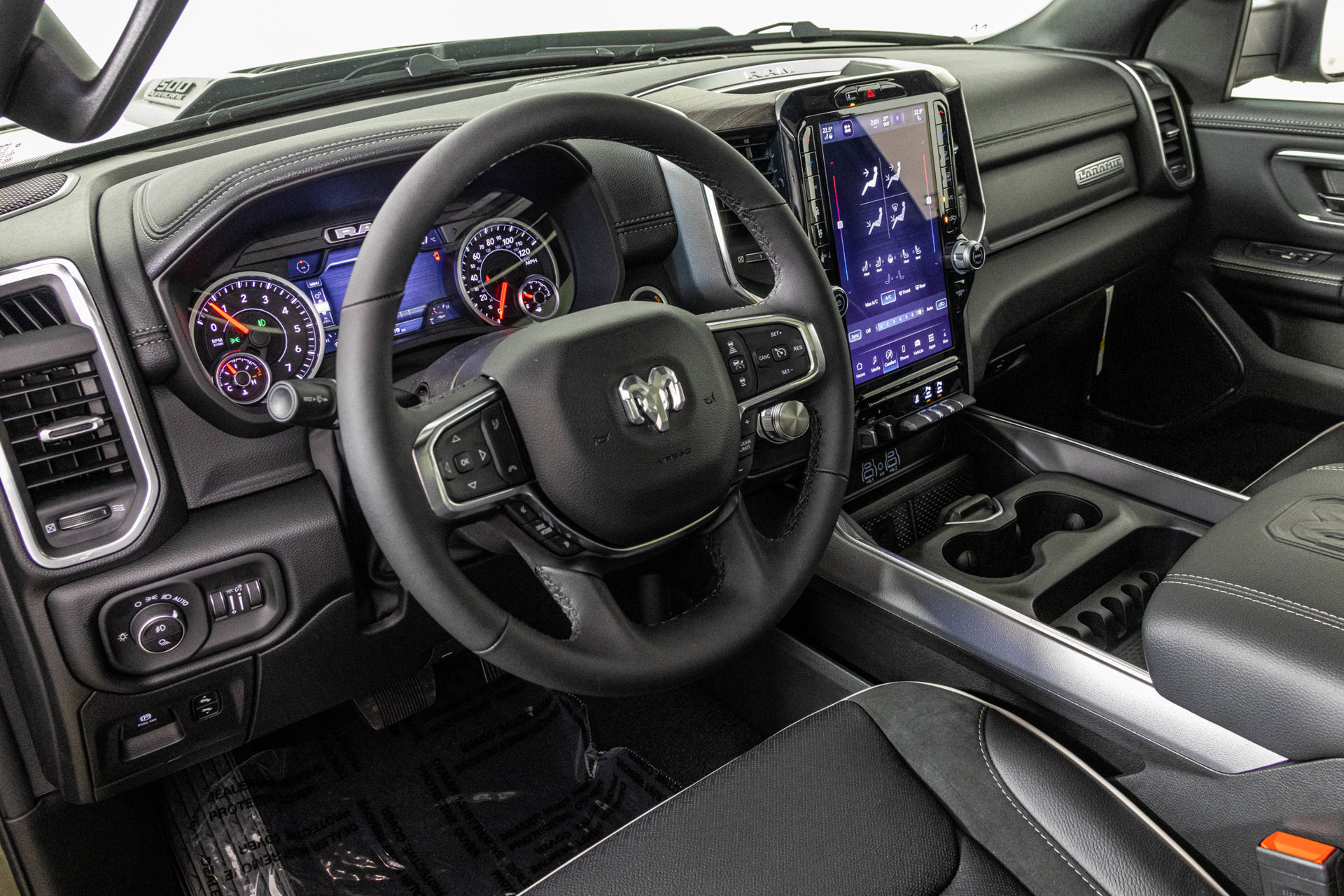 New 2027 RAM 1500 Laramie AWD/4WD image 3