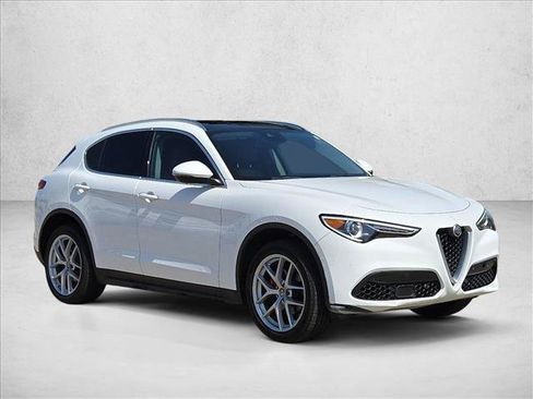 Used 2019 Alfa Romeo Stelvio Ti AWD/4WD image 3
