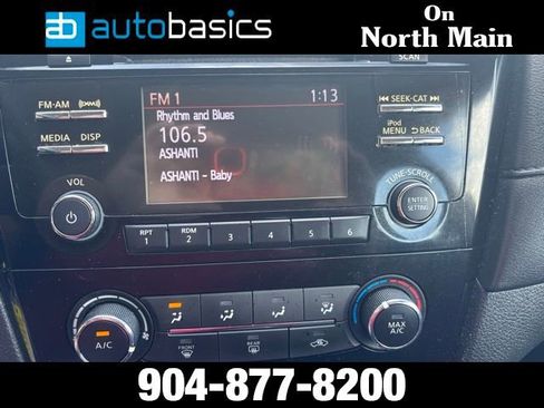 Used 2017 Nissan Rogue S FWD image 19
