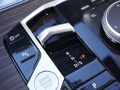 Used 2023 BMW X7 xDrive40i w/ Premium Package image 80