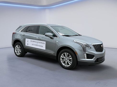 New 2025 Cadillac XT5 Luxury image 1