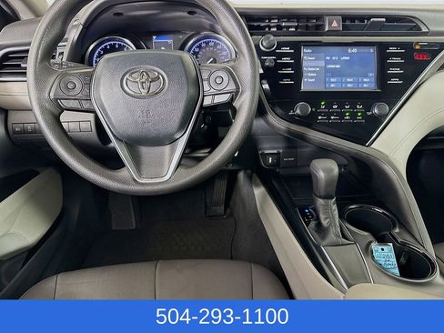 Used 2018 Toyota Camry LE image 19