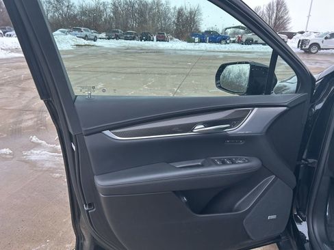 Used 2023 Cadillac XT5 Sportv image 11