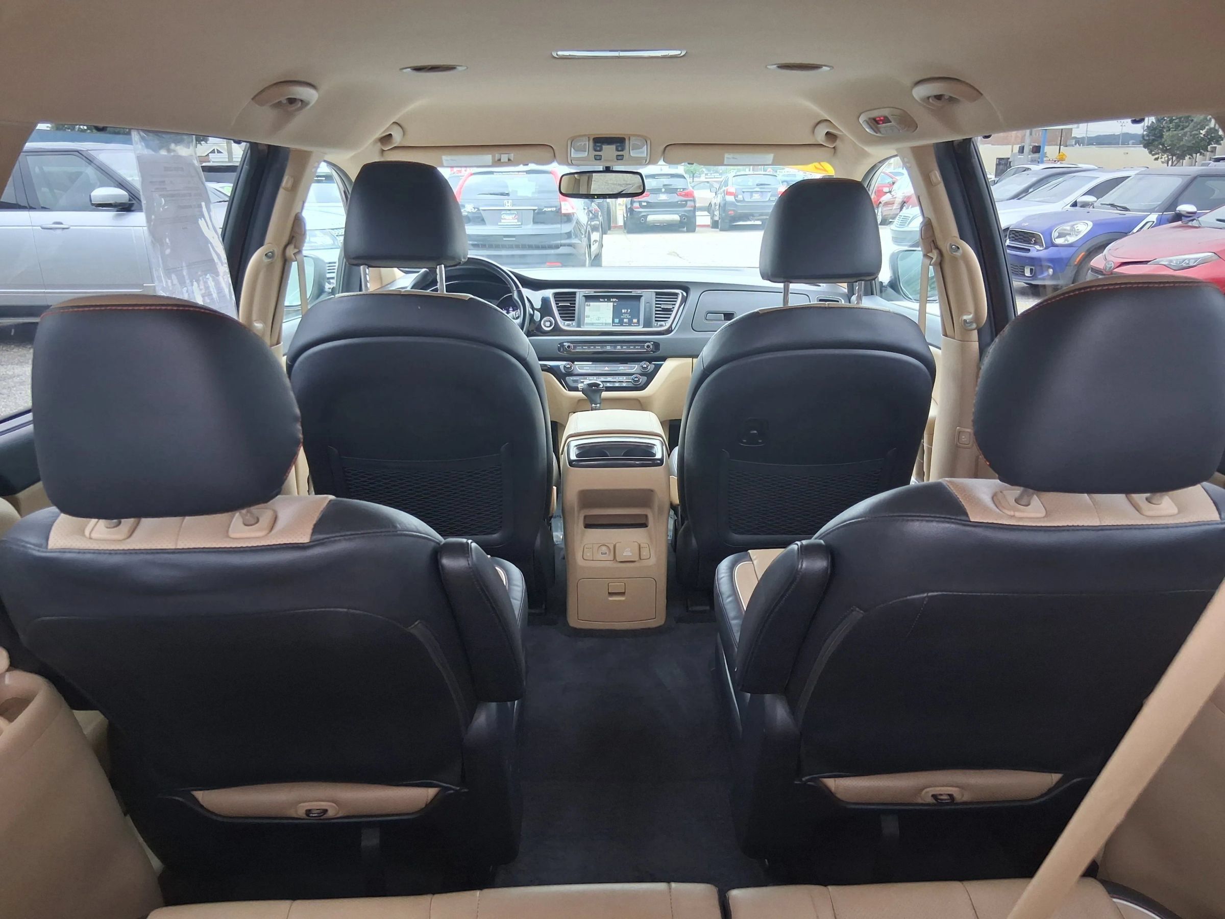 Used 2016 Kia Sedona SX FWD image 10