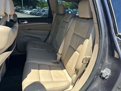 Used 2014 Jeep Grand Cherokee Limited w/ Trailer Tow Group IV AWD/4WD image 17