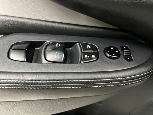 Used 2024 Nissan Murano SV image 12