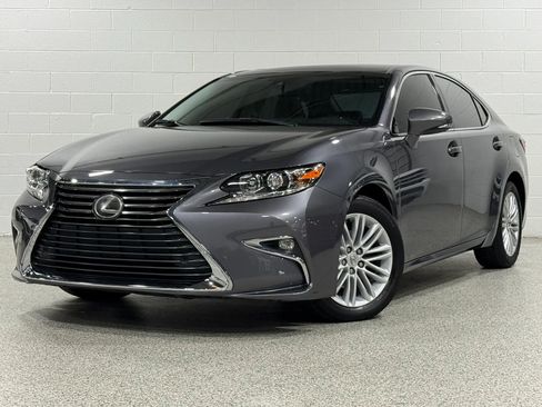 Used 2017 Lexus ES 350 w/ Premium Package FWD image 2