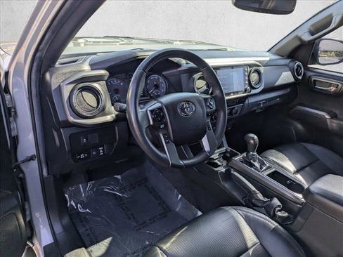 Used 2021 Toyota Tacoma TRD Off-Road w/ TRD Premium Off Road Package AWD/4WD image 10