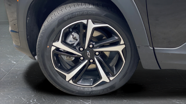 Used 2021 Chevrolet TrailBlazer RS w/ Sun and Liftgate Package AWD/4WD image 37