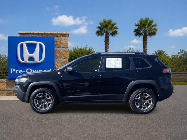 Used 2019 Jeep Cherokee Trailhawk w/ Cold Weather Group AWD/4WD image 3