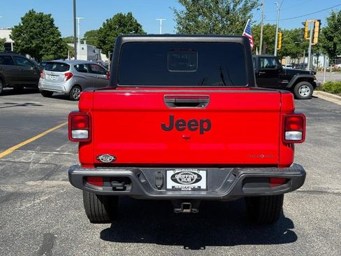 Used 2023 Jeep Gladiator Sport AWD/4WD image 4