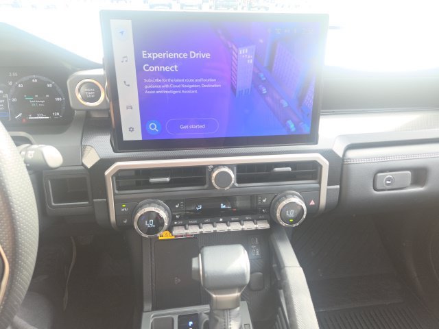 Used 2025 Toyota 4Runner Limited AWD/4WD image 17
