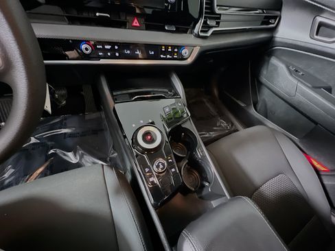 Used 2023 Kia Sportage LX image 25