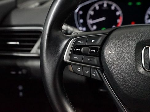 Used 2018 Honda Accord Sport image 14