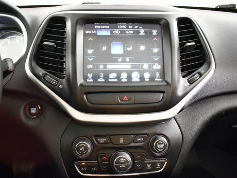 Used 2017 Jeep Cherokee Trailhawk w/ Comfort/Convenience Group image 43