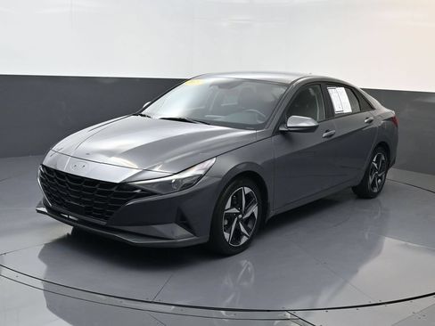 Used 2023 Hyundai Elantra SEL w/ Convenience Package FWD image 1