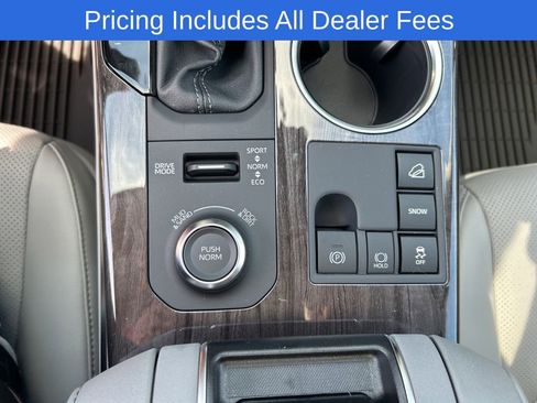 New 2026 Toyota Highlander Platinum AWD/4WD image 7