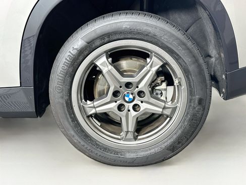 Used 2025 BMW X1 xDrive28i AWD/4WD image 11