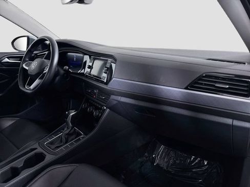Certified 2024 Volkswagen Jetta SE FWD image 31
