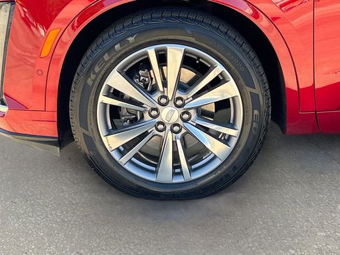 Used 2022 Cadillac XT6 Premium Luxury w/ Technology Package image 31