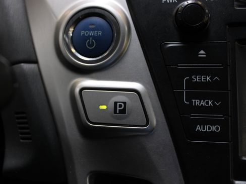 Used 2013 Toyota Prius V Three image 22