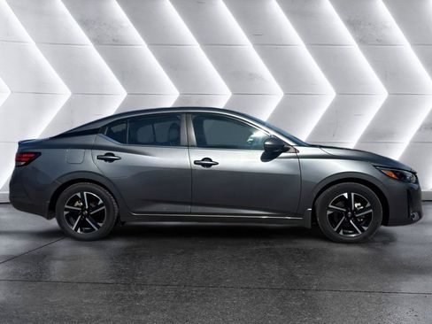 Used 2024 Nissan Sentra SV FWD image 8