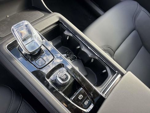 New 2026 Volvo XC90 B5 Plus image 24