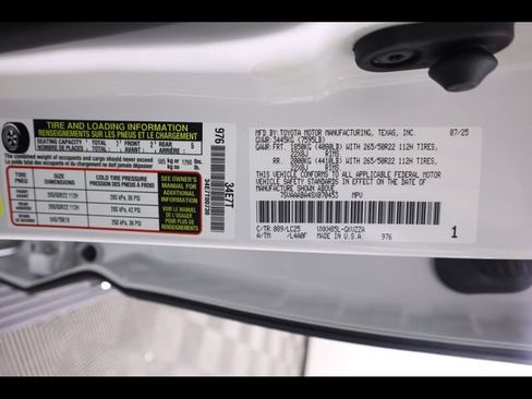 Used 2025 Toyota Sequoia Capstone AWD/4WD image 44