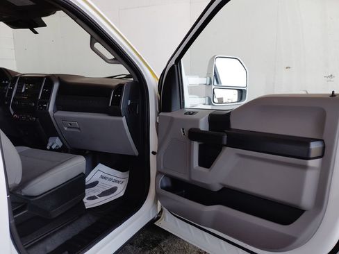 Used 2020 Ford F250 XL w/ Power Equipment Group RWD image 10