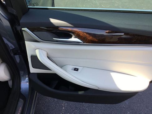 Used 2019 BMW 540i image 28