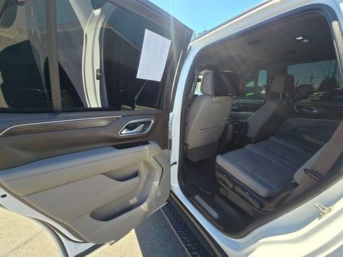 Used 2021 Chevrolet Tahoe Z71 w/ Luxury Package AWD/4WD image 15