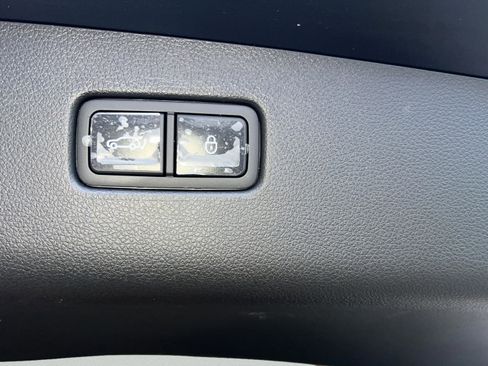 Used 2025 Genesis GV70 3.5T Sport w/ Sport Advanced Package image 19