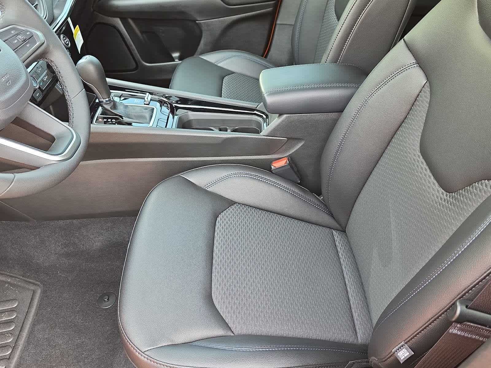 New 2026 Jeep Compass Latitude AWD/4WD image 14