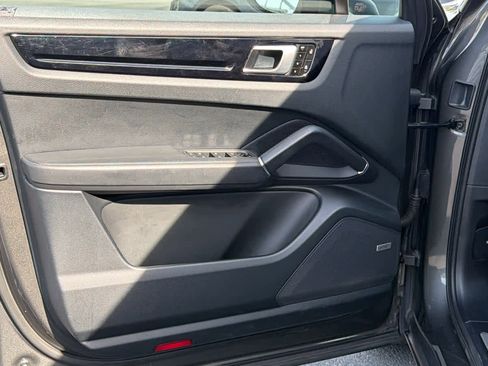 Used 2019 Porsche Cayenne AWD/4WD image 23
