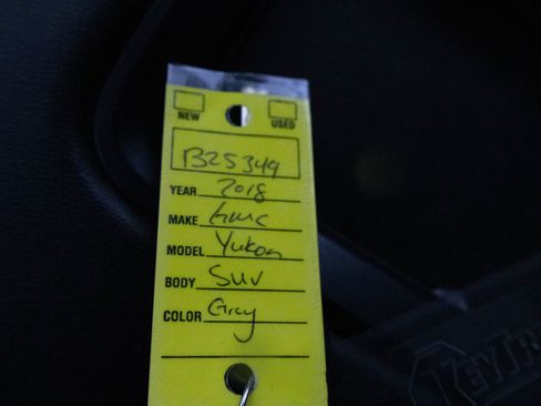 Used 2018 GMC Yukon SLE w/ SLE Value Package image 24