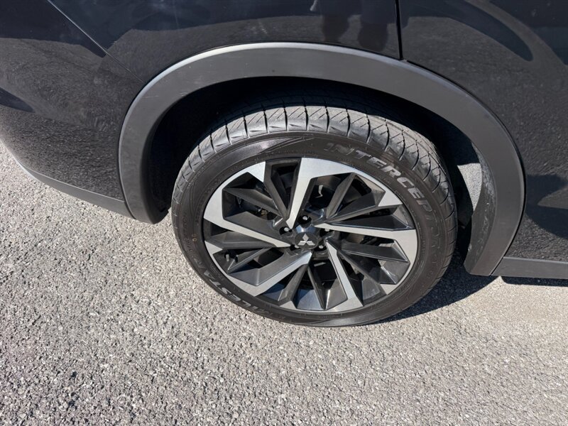Used 2024 Mitsubishi Outlander SE AWD/4WD image 12