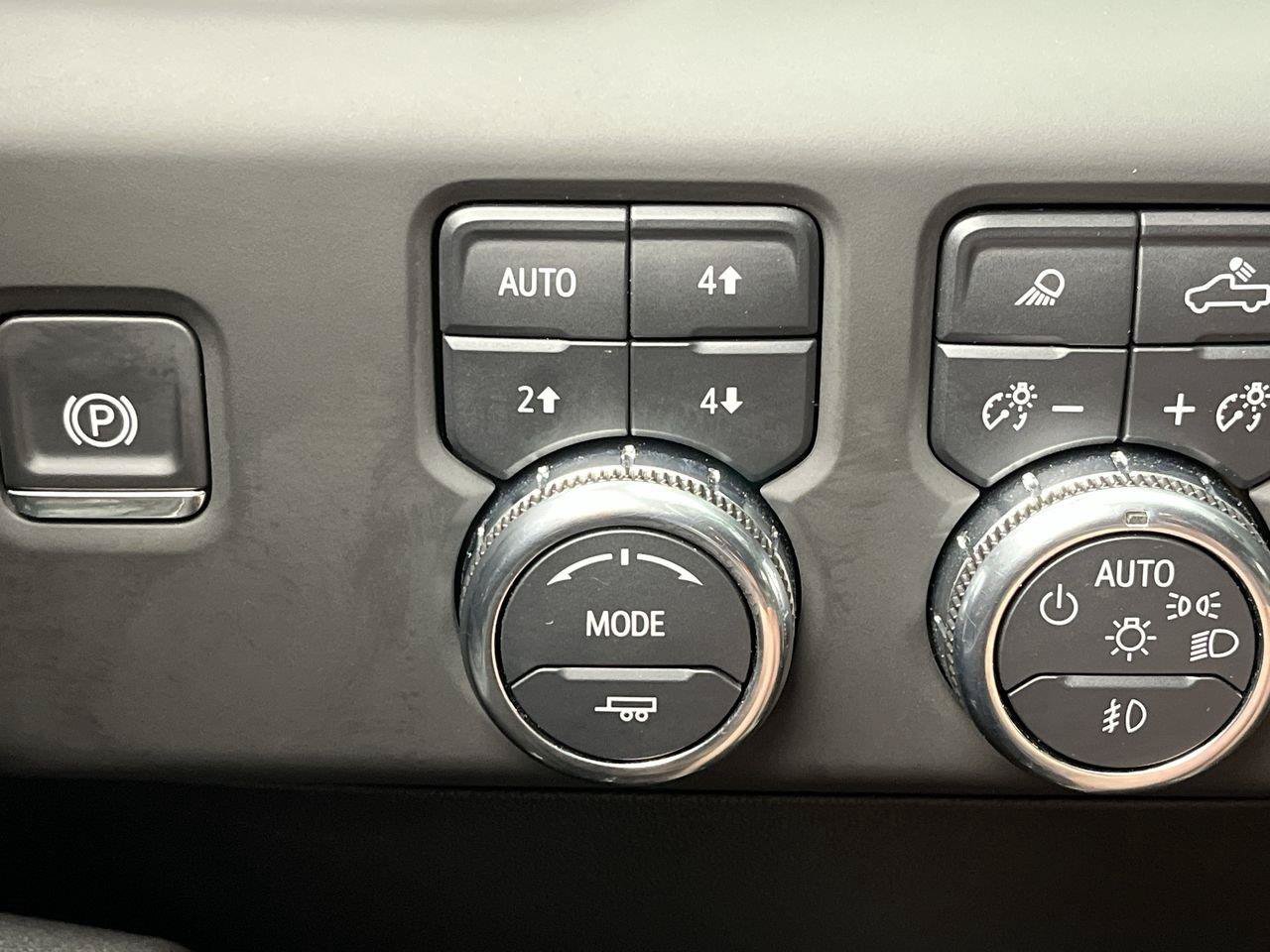 Certified 2025 GMC Sierra 1500 AT4 w/ Technology Package AWD/4WD image 22