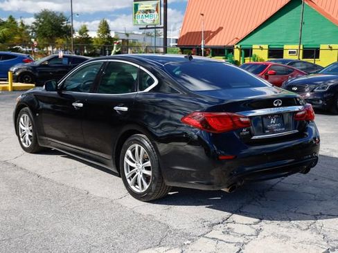 Used 2017 INFINITI Q70 3.7 image 7
