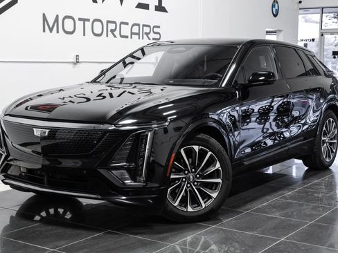 Used 2024 Cadillac Lyriq Sport AWD/4WD image 7