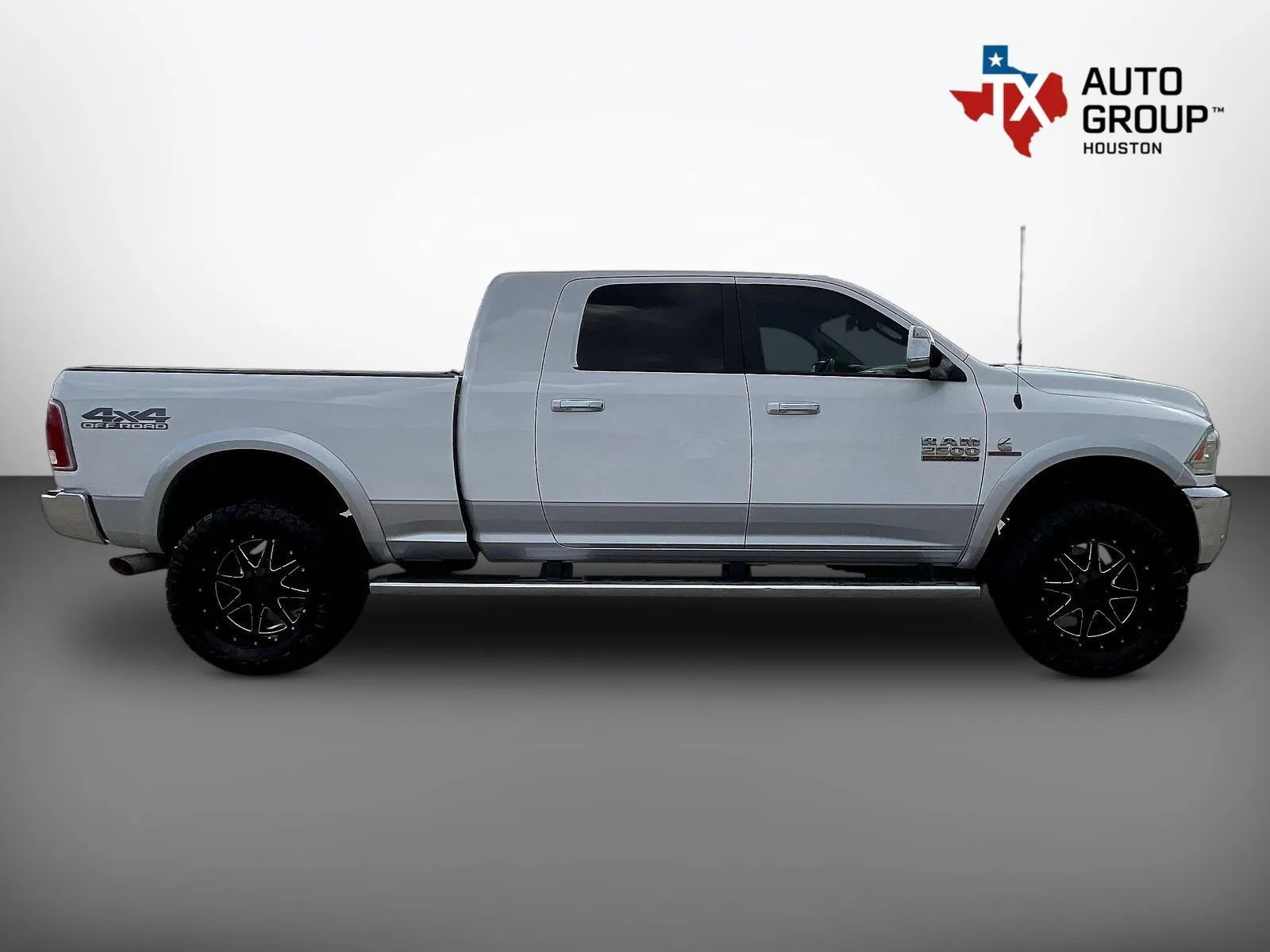 Used 2017 RAM 2500 Laramie w/ Snow Chief Group AWD/4WD image 9