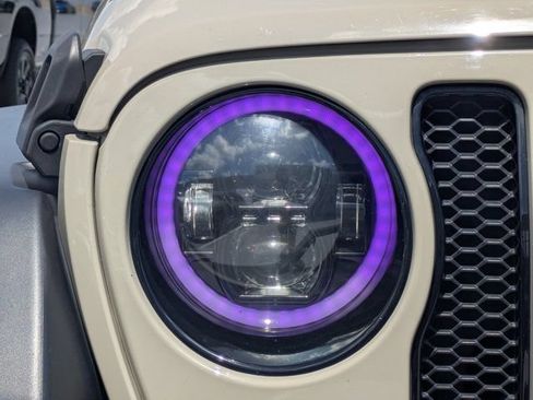 Used 2022 Jeep Wrangler Unlimited Sport AWD/4WD image 9