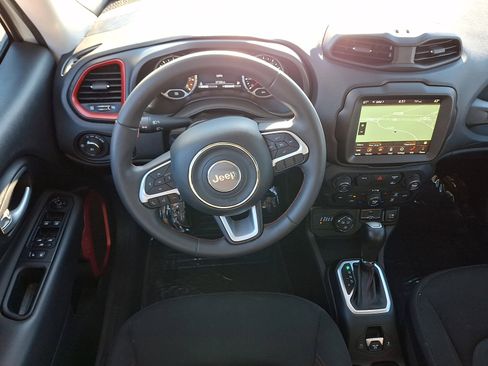 Used 2023 Jeep Renegade Trailhawk image 12