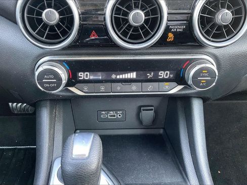 Used 2020 Nissan Sentra SV image 17